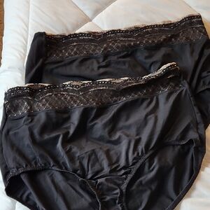 Warner's Black Panties with Lace Trim